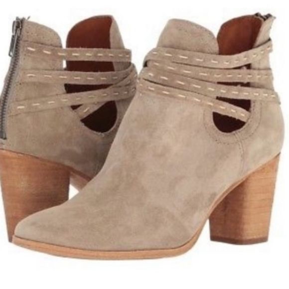 Frye Shoes - 💰SALE💰FRYE Naomi Bootie
